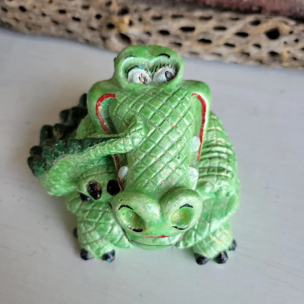 Unique Glitter Alligator Vintage Chalkware Figurine